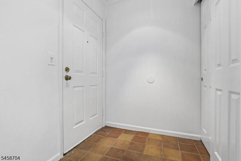 44 Jamestown Rd