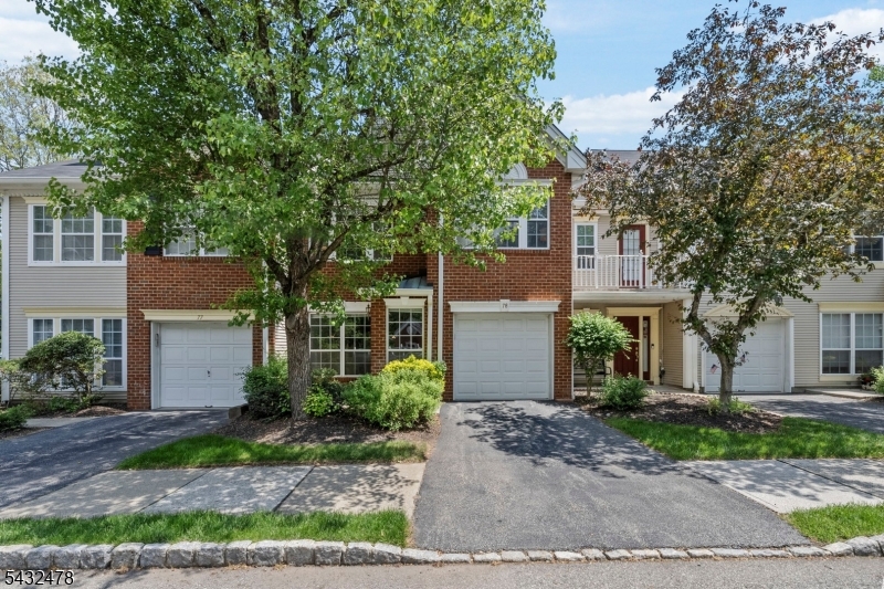 78 Heritage Ct