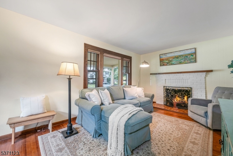 15 Oak St
