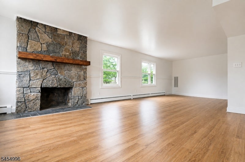 11 Mountain Blvd