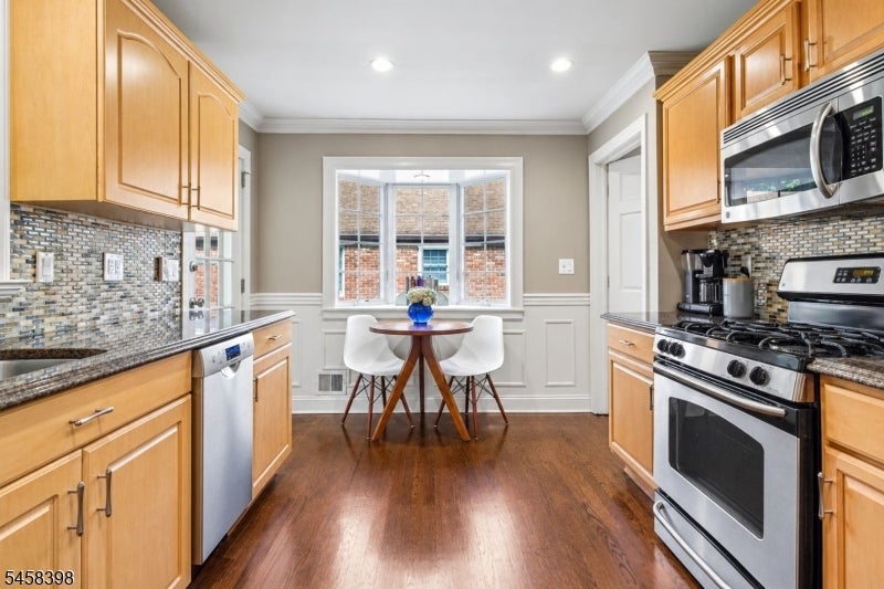 9 Greenfield Ave
