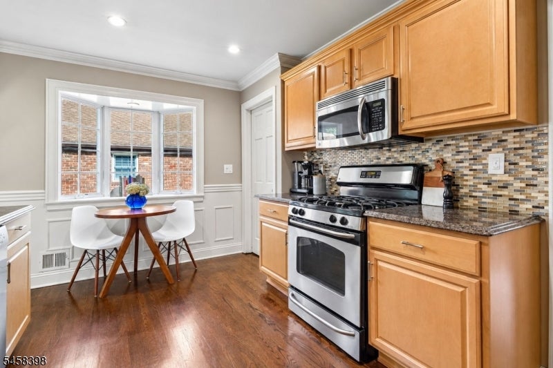 9 Greenfield Ave