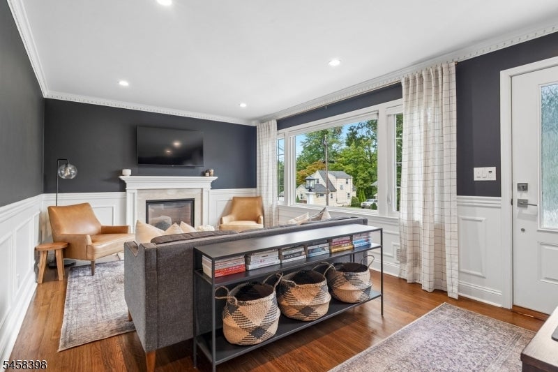 9 Greenfield Ave
