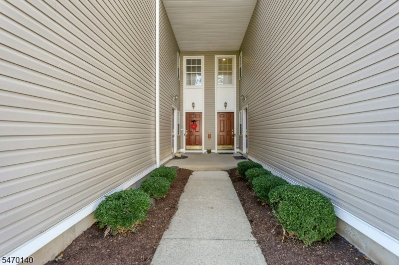 74 Lakeview Ct