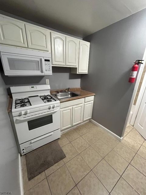 20 Garwood Pl 3 Irvington Twp. NJ 07111