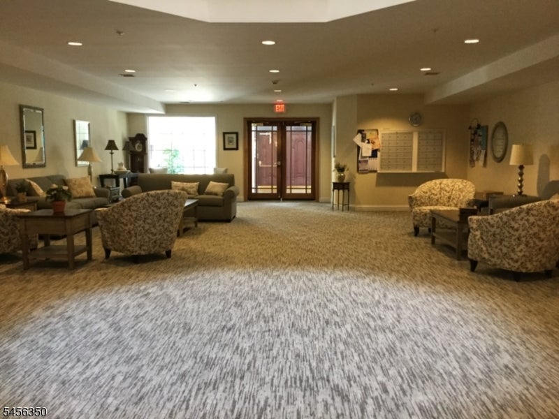 1306 Carter Dr 1306