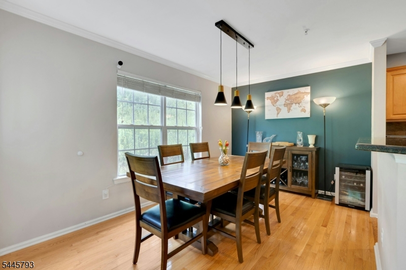1074 SHADOWLAWN