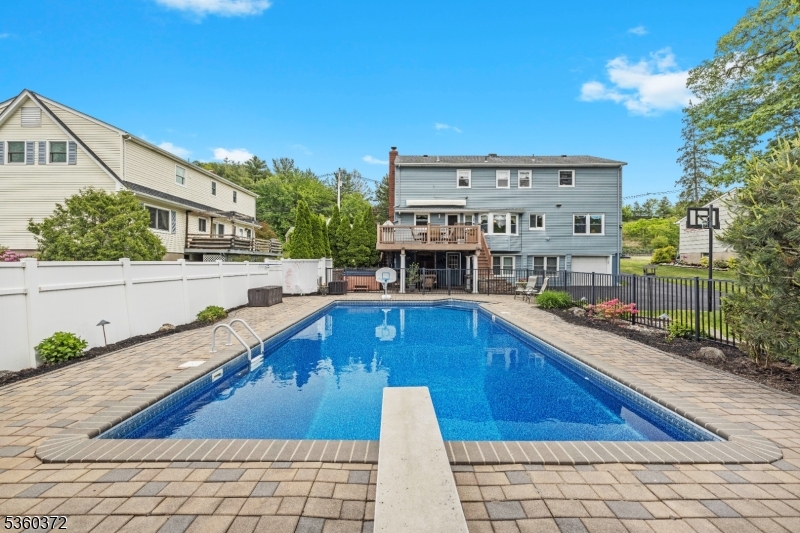 41 Morse Ave