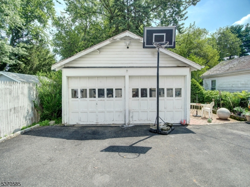 73 S Maple Ave