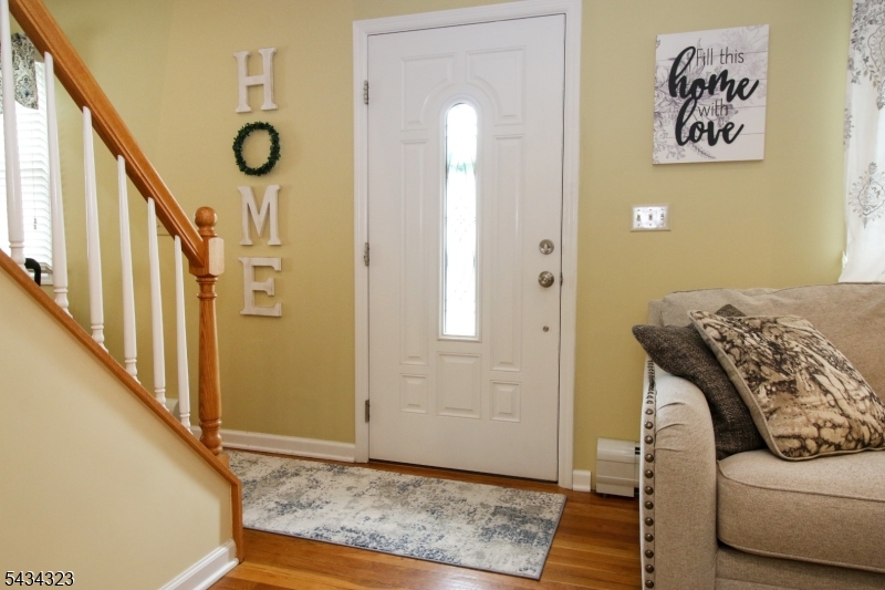 6 Knollwood Rd