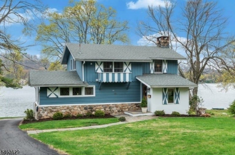 66 Maple Pkwy