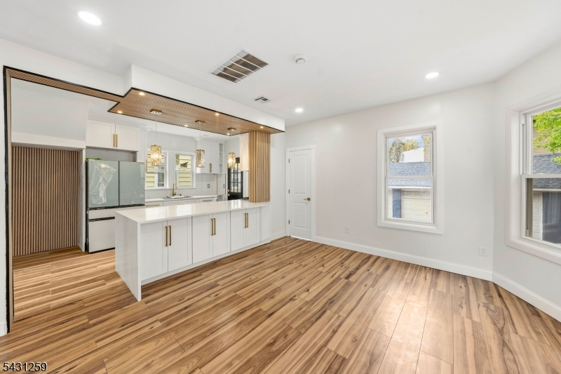 66 Linden Ave