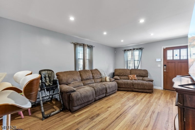 789 Harvard Pl