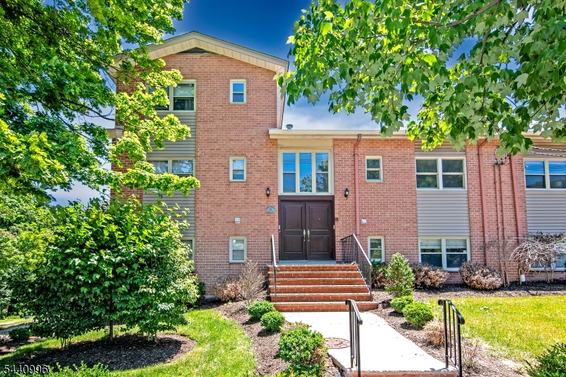 29 Upper Mountain Ave 1