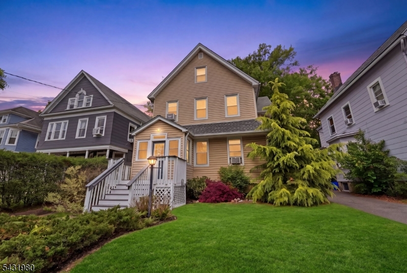 160 Ashland Ave