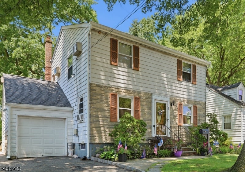 150 Darling Ave