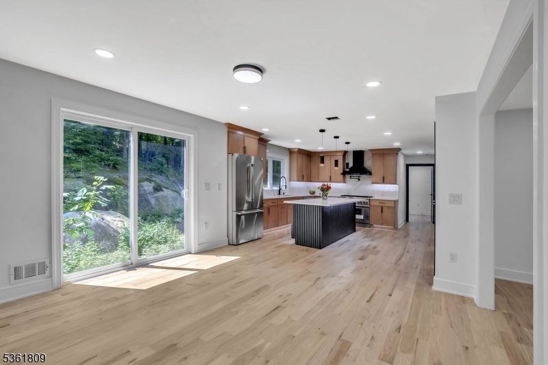 23 Meadow Ln