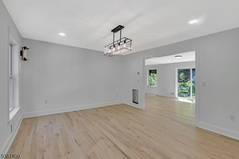 23 Meadow Ln