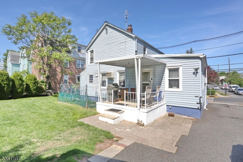 328 Hoover Ave