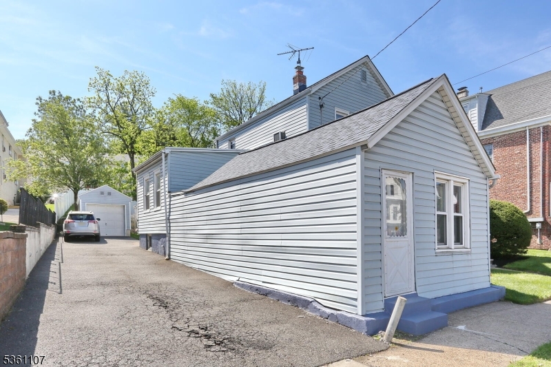 328 Hoover Ave
