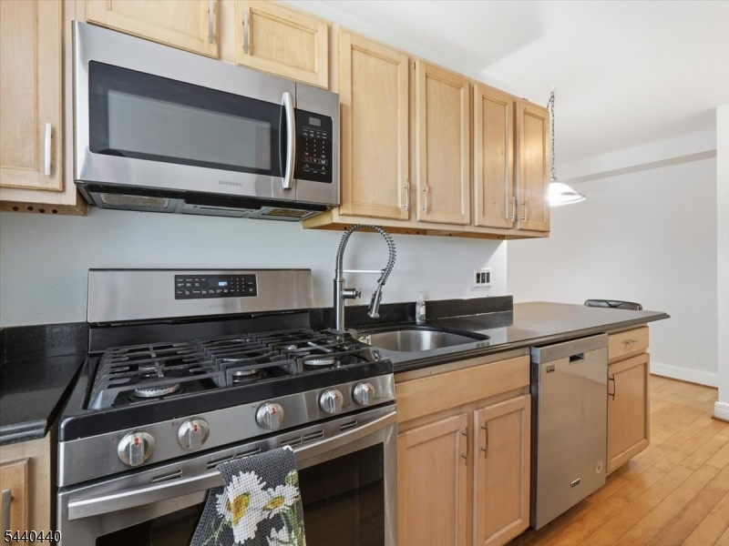 70 S Munn Ave 413