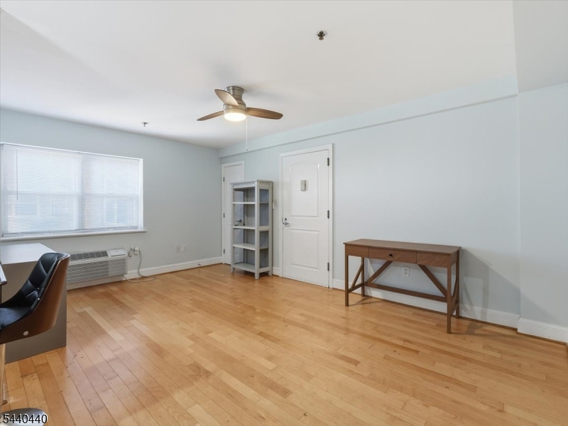 70 S Munn Ave 413