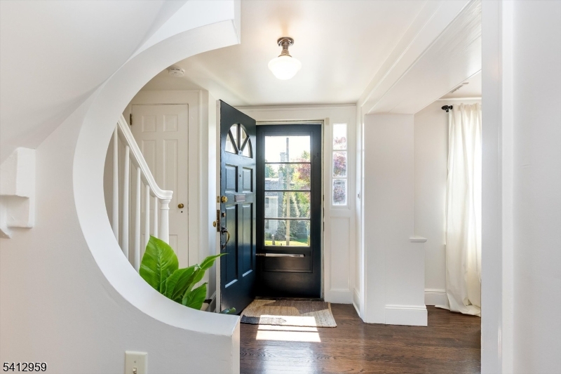 582 Highland Ave