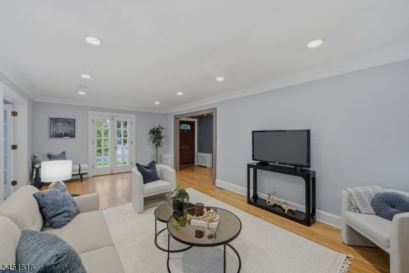 555 Cameron Rd