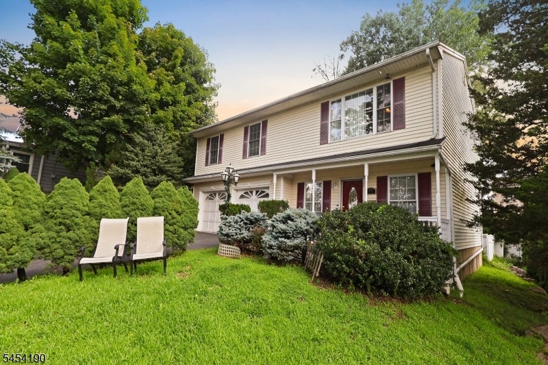 10 Davis Ave
