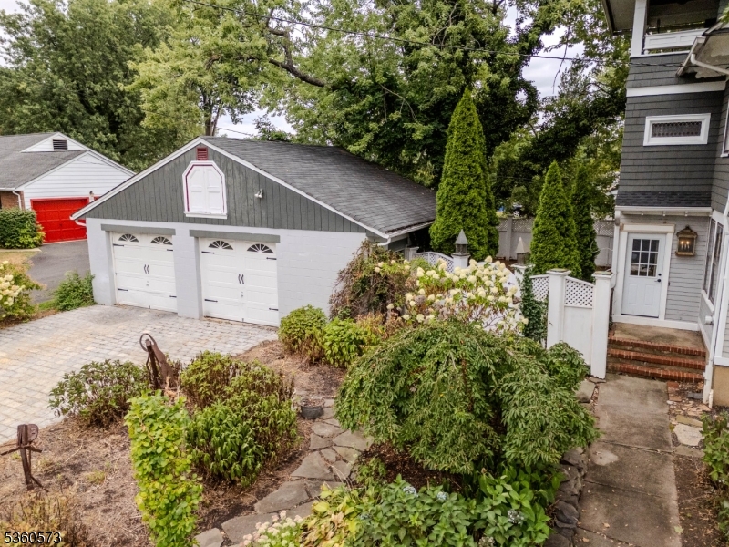 459 E Main St