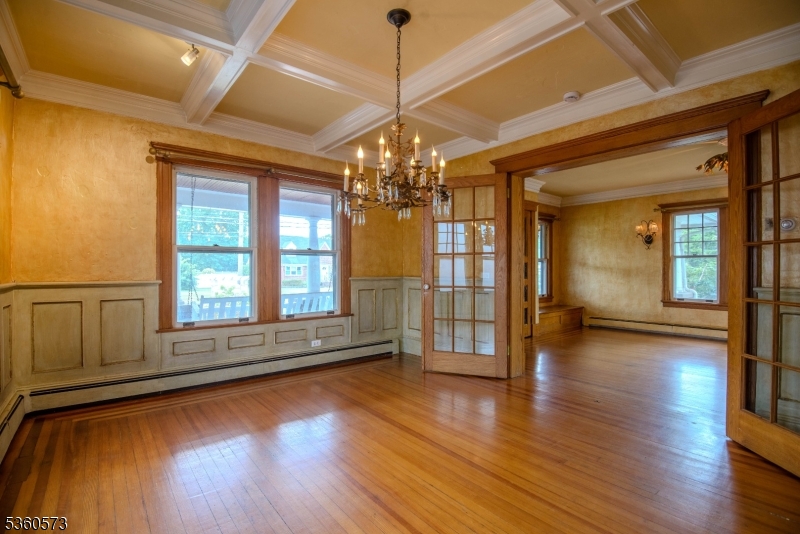 459 E Main St