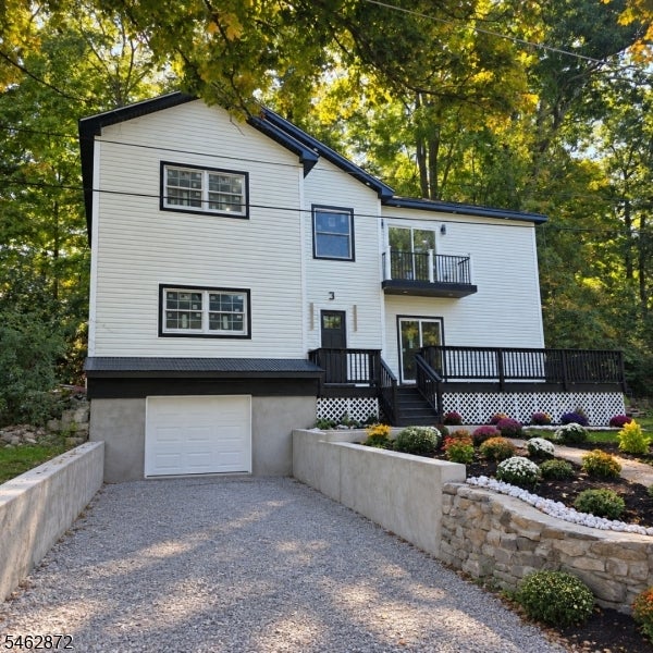 3 Larch Dr