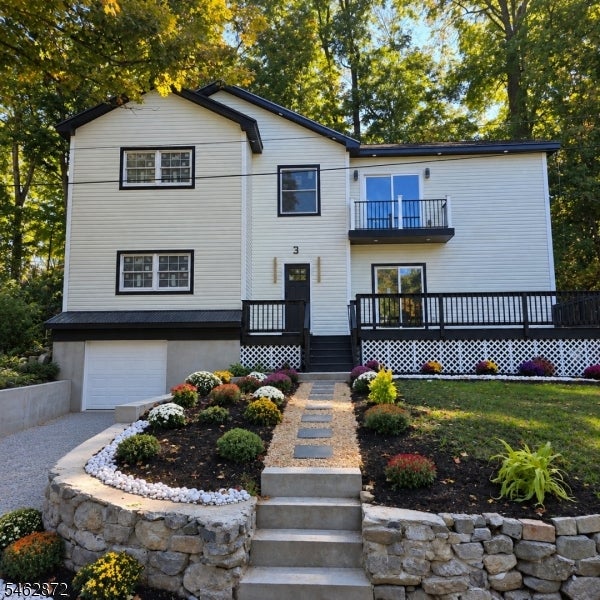 3 Larch Dr