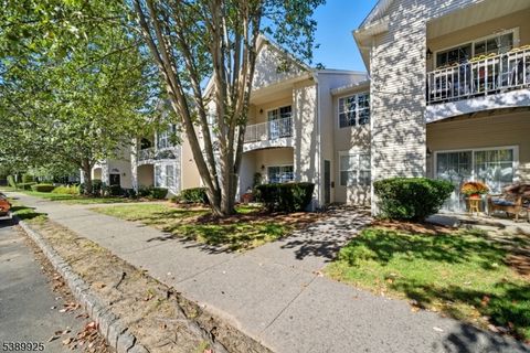 Photo of 474 Cambridge Dr, Butler, NJ 07405 (MLS # 3991361)