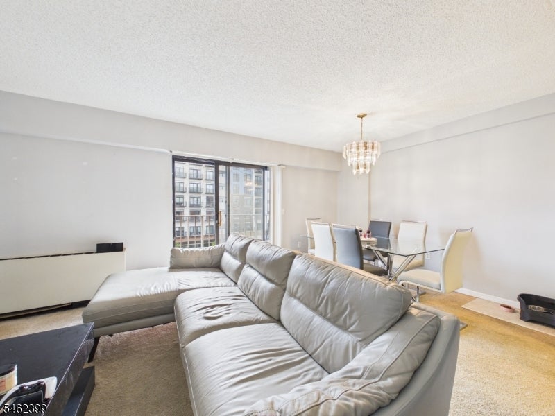 10 N Wood Ave 407