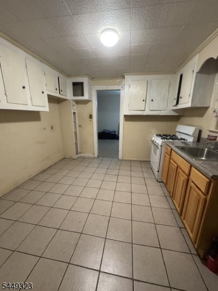 14 Wakeman Ave