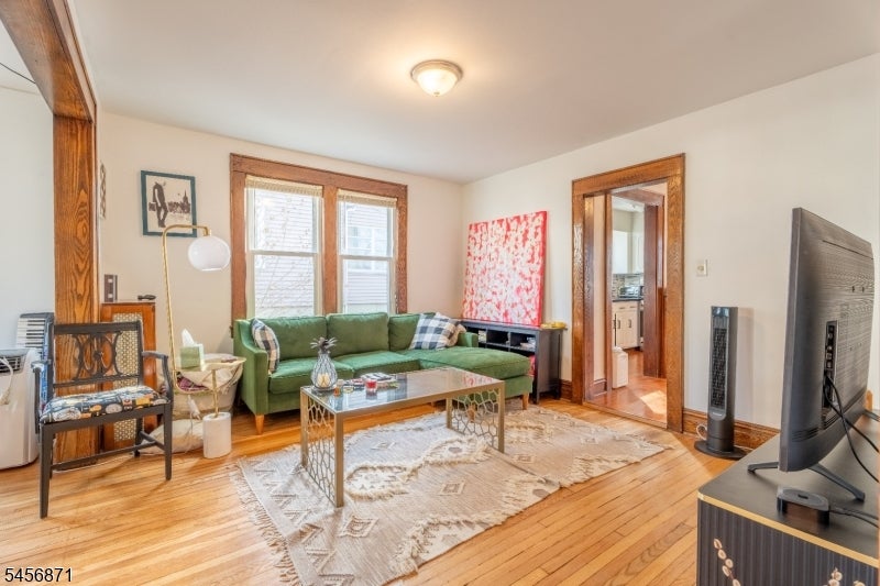 10 Marshall St 1