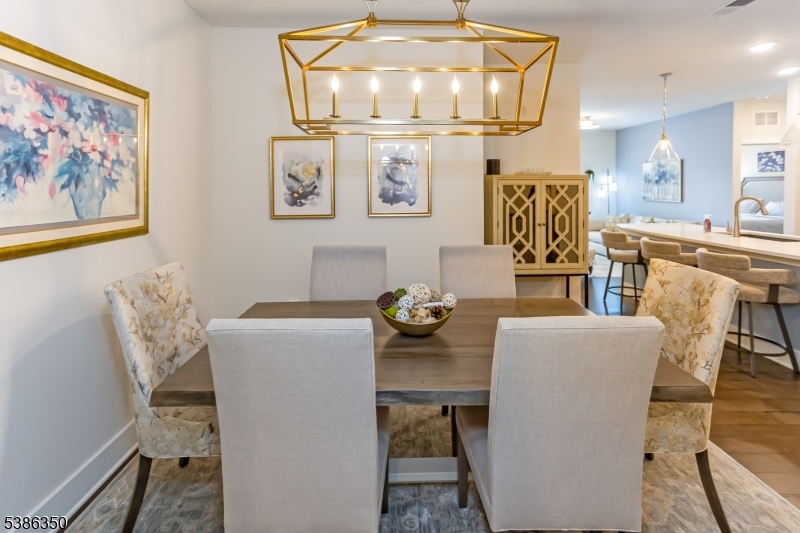 4 Vanderbilt Blvd 109