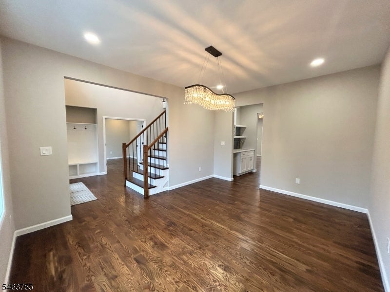 6 Chamberlain Ln