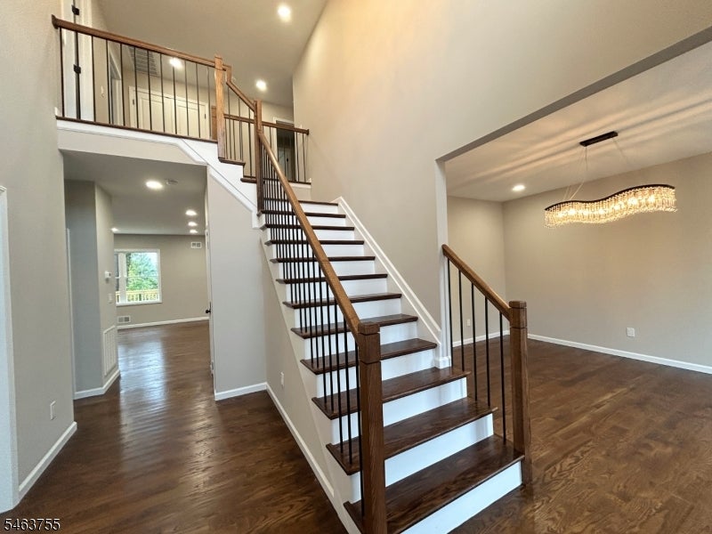 6 Chamberlain Ln