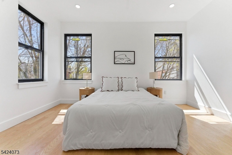 113 Oak St 1