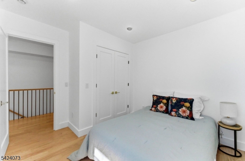 113 Oak St 1