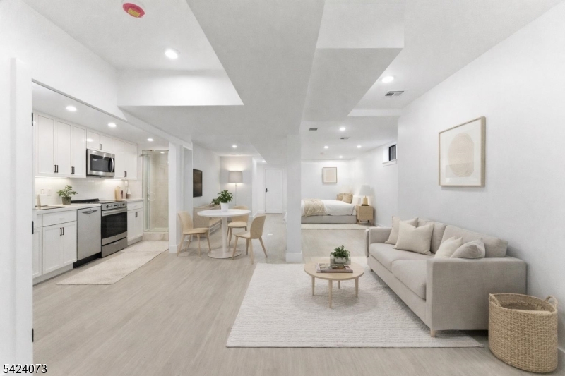 113 Oak St 1