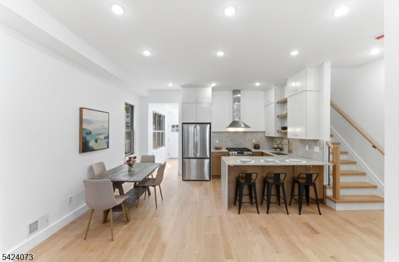 113 Oak St 1