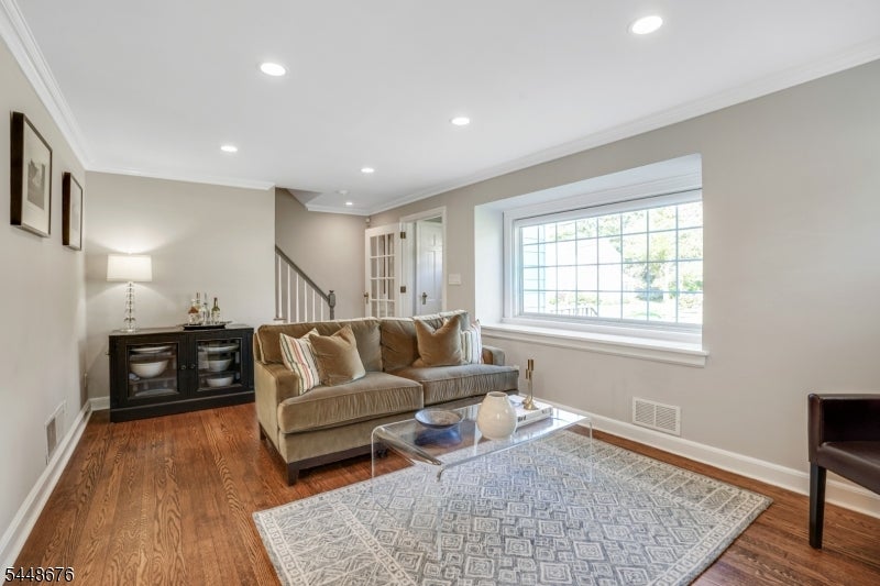 256 Woodland Ave