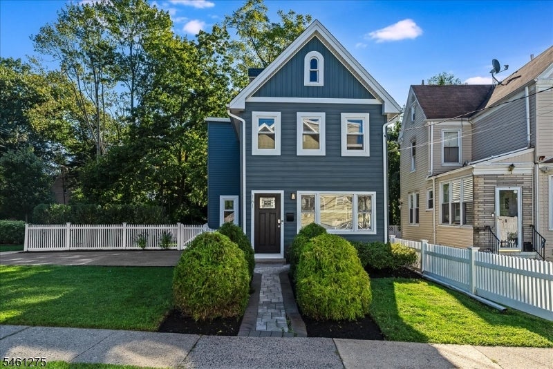 161 Willowdale Ave