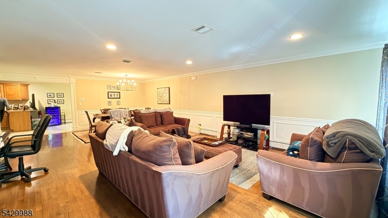 29 Skymark Ct