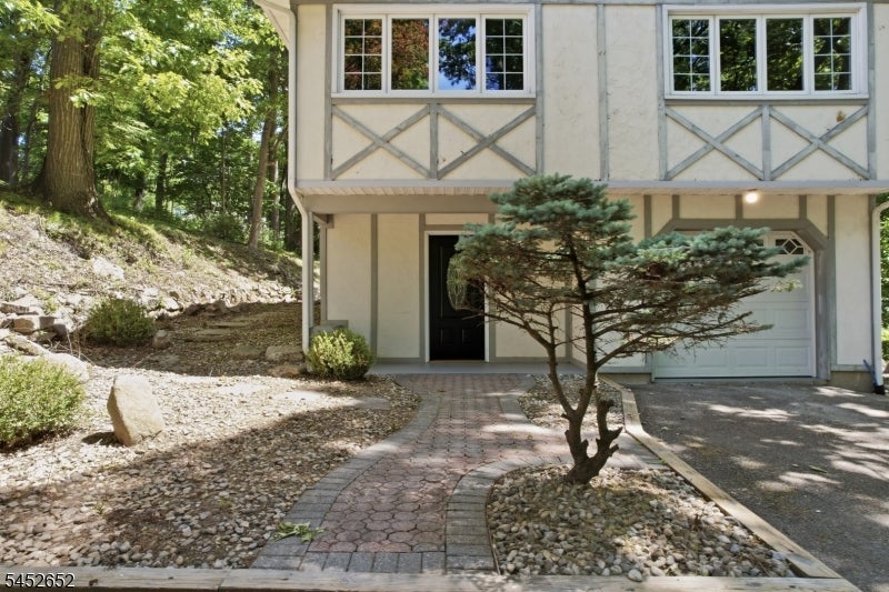 3 Conklin Ave
