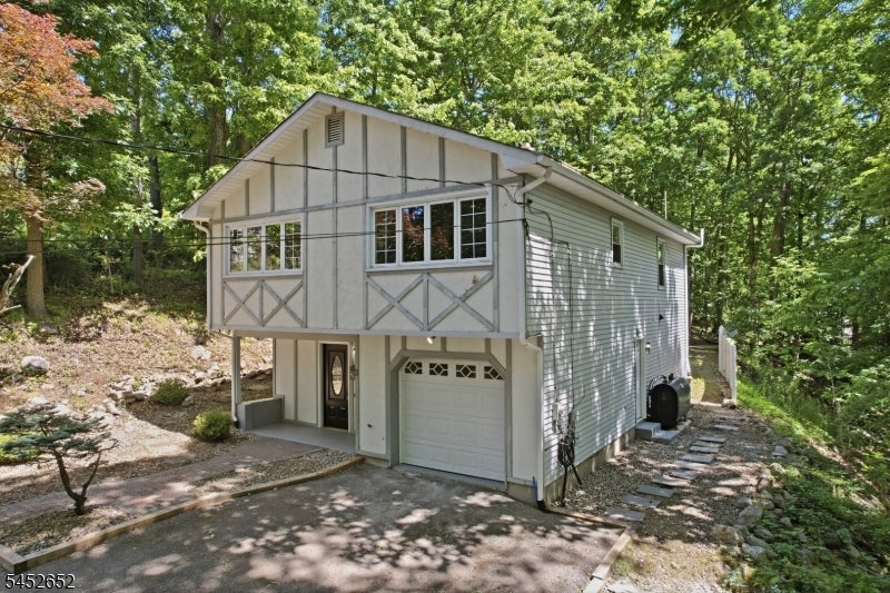 3 Conklin Ave