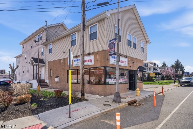329 Broad St